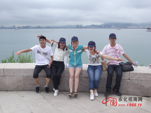 倆帥哥保護仨美女