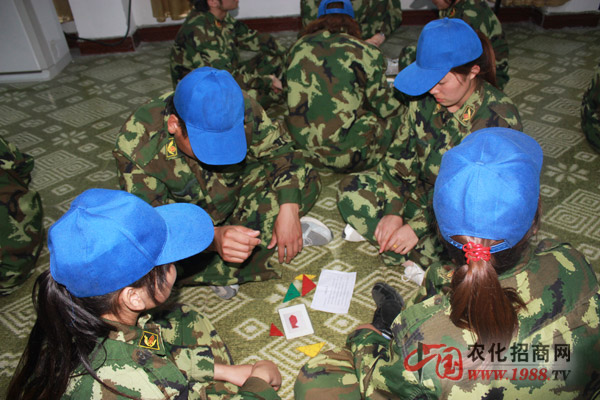 七巧板告訴我們一個(gè)團(tuán)隊(duì)要有很好的領(lǐng)導(dǎo)人