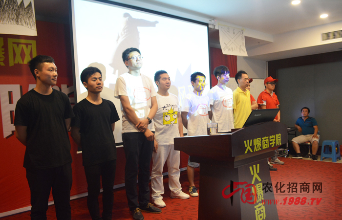 ����һ���ǈF(tu��n)�(du��)������һ����ǈF(tu��n)�(du��)