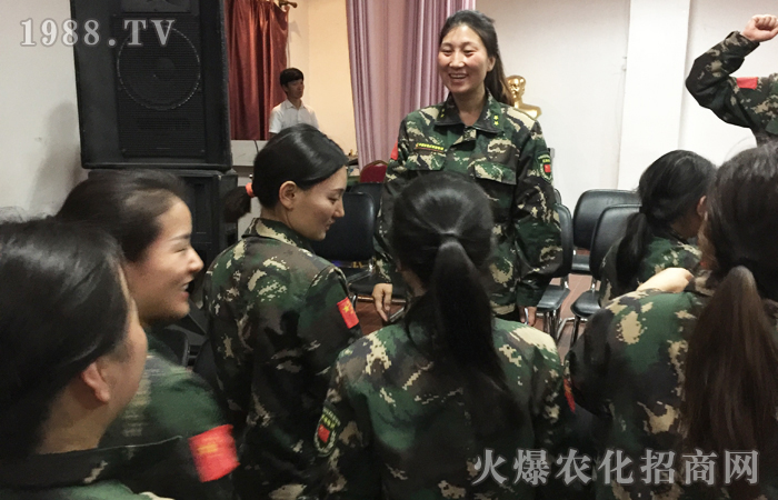 �Գ�Ŭ��һС�����Y(ji��)������һ��