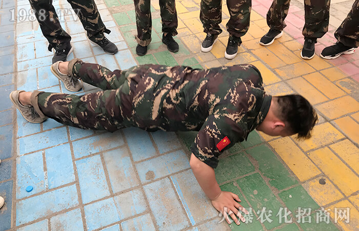 ���������ģ��ƵZǰ�С�Ӗ(x��n)���I(y��ng)��Ӗ(x��n)�w��(hu��)