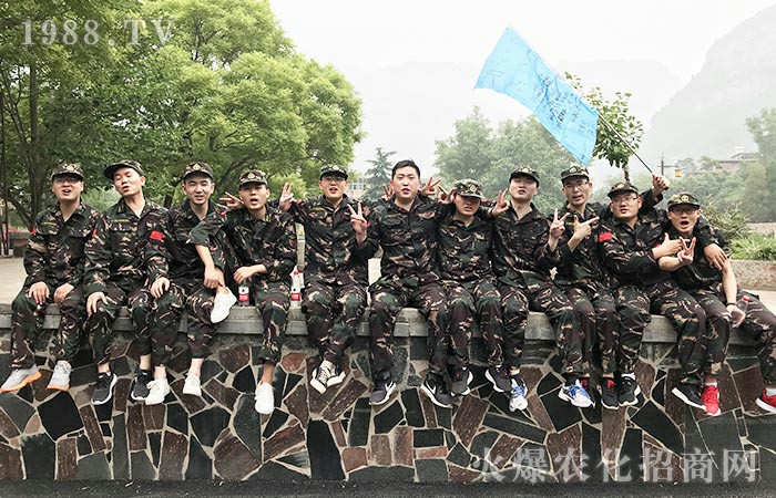 團(tuán)結(jié)一心,眾志成城