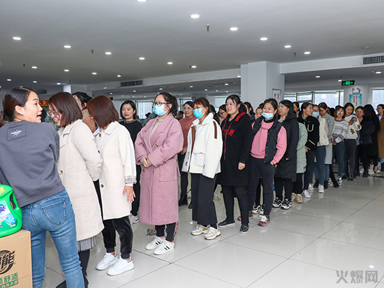 ���L(f��ng)���������ڷ��A��������Ů��(ji��)���𱬾W(w��ng)�ɰl(f��)Ů�񌣌ٶY�