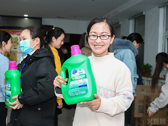 ���L(f��ng)���������ڷ��A��������Ů��(ji��)���𱬾W(w��ng)�ɰl(f��)Ů�񌣌ٶY�