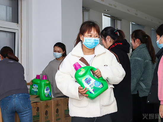 ���L(f��ng)���������ڷ��A��������Ů��(ji��)���𱬾W(w��ng)�ɰl(f��)Ů�񌣌ٶY�