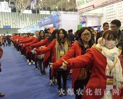 �tɫ���r(n��ng)���W(w��ng)������飬�Ͼ�ֲ������ů��һ���L����