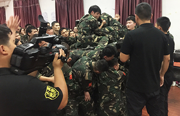 ��������o(w��)·���҂�?c��)��������ݣ? />
                <p>��������o(w��)·���҂�?c��)��������ݣ?/p>
            </li>
            <li>
            	<img src=