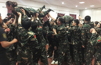 ֻ���B��(qi��ng)ƴ�������ܳ�Խ���ң�