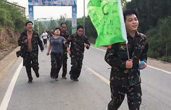 ����15����w�(y��n)���L(zh��ng)��·����ĥ�Z������