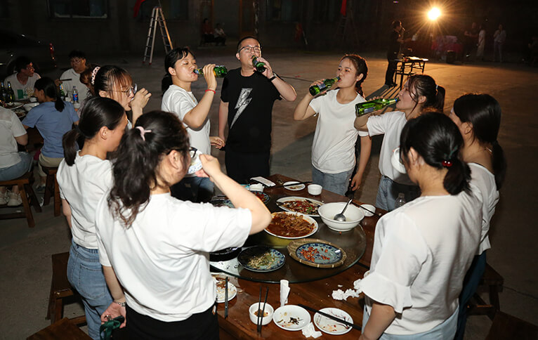 �𱬾W(w��ng)�Ͼ�ɽ�������(hu��)֮��ҹ��g