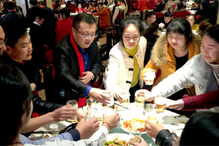 �ο��cʳƷ�W(w��ng)�e��ͬ�����ل�(chu��ng)�x�ͣ�