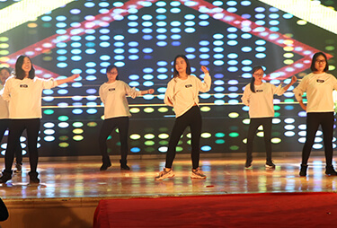 ��һ�ӵĻ𱬷����ഺ���衶cilicili������һ��high